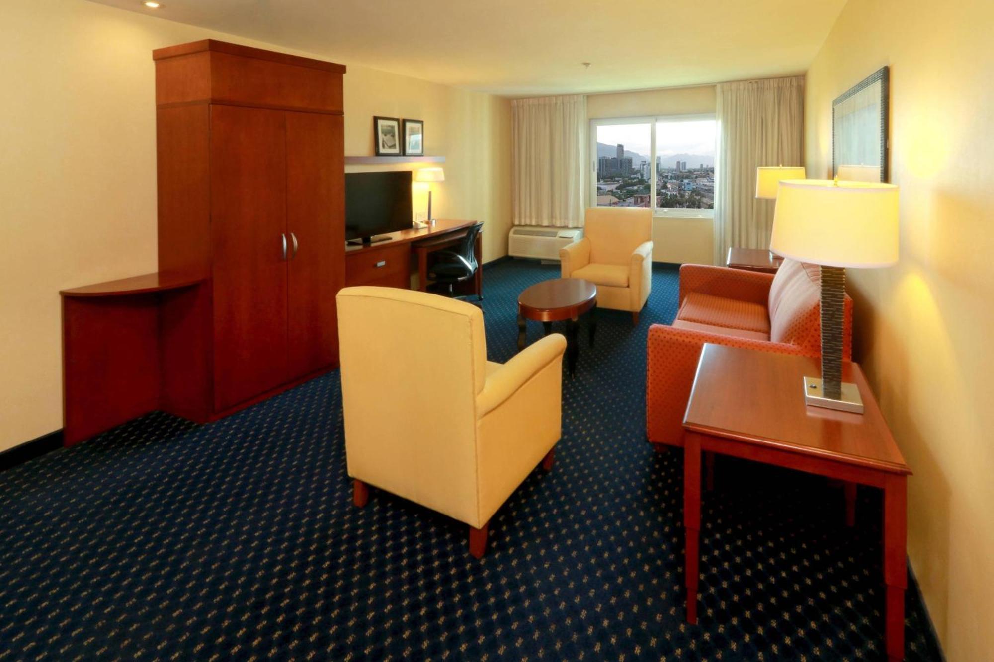 Courtyard Monterrey San Jeronimo Hotel Екстериор снимка