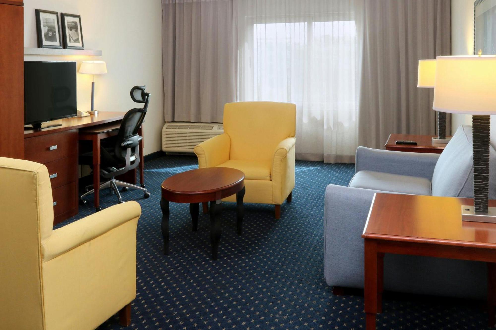 Courtyard Monterrey San Jeronimo Hotel Екстериор снимка