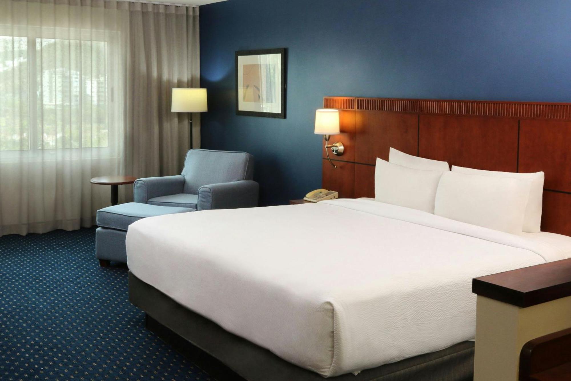 Courtyard Monterrey San Jeronimo Hotel Екстериор снимка